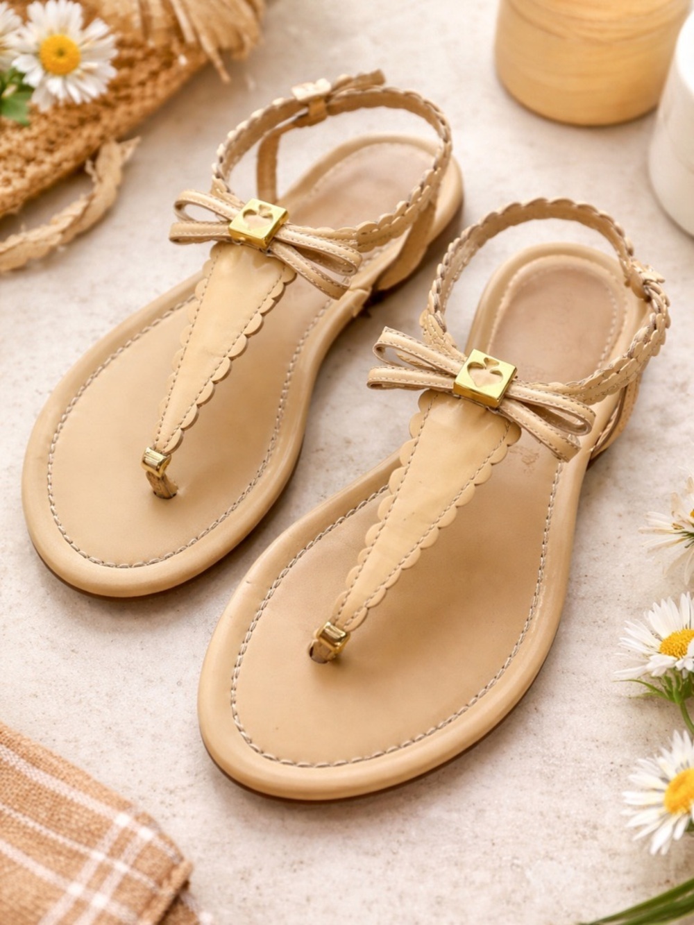 Kate Spade New York Bow Thong Sandals Scalloped Tan Leather Size 8.5